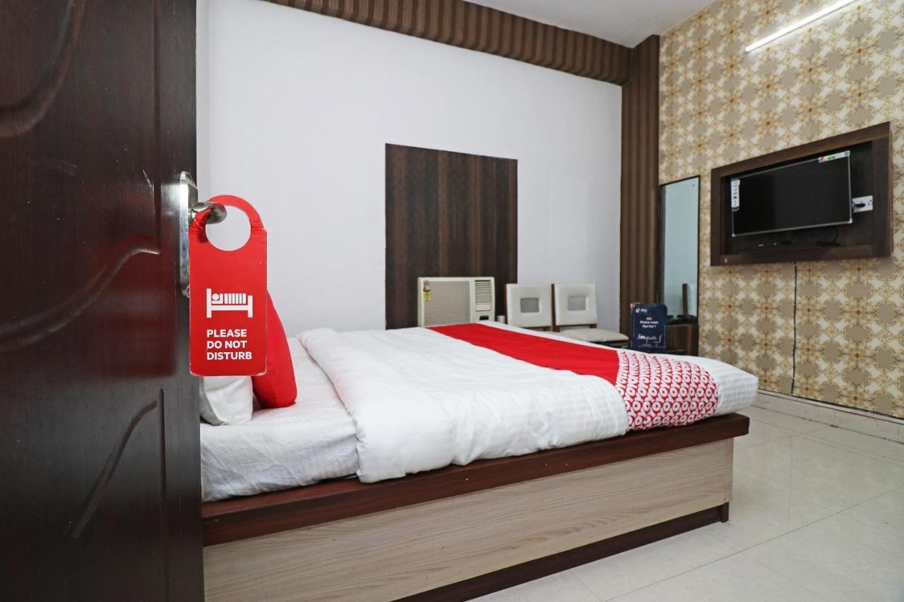 Oyo 24572 Express Inn Lucknow Eksteriør bilde